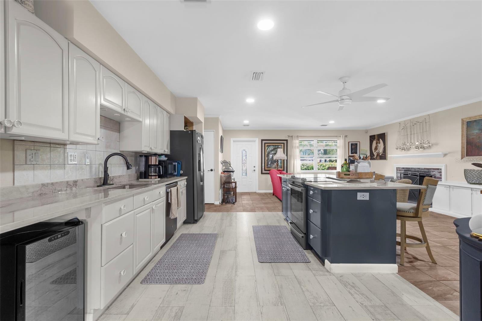 Image 12 of 39 For 4019 14th Avenue W