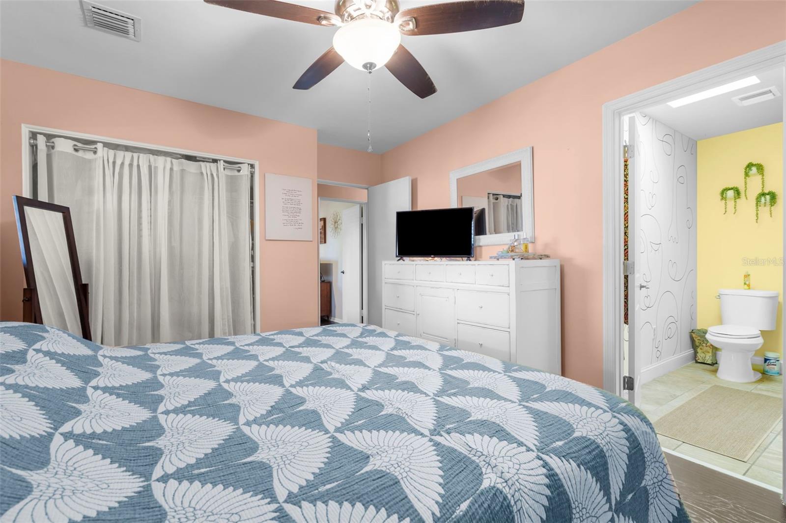 Image 23 of 39 For 4019 14th Avenue W
