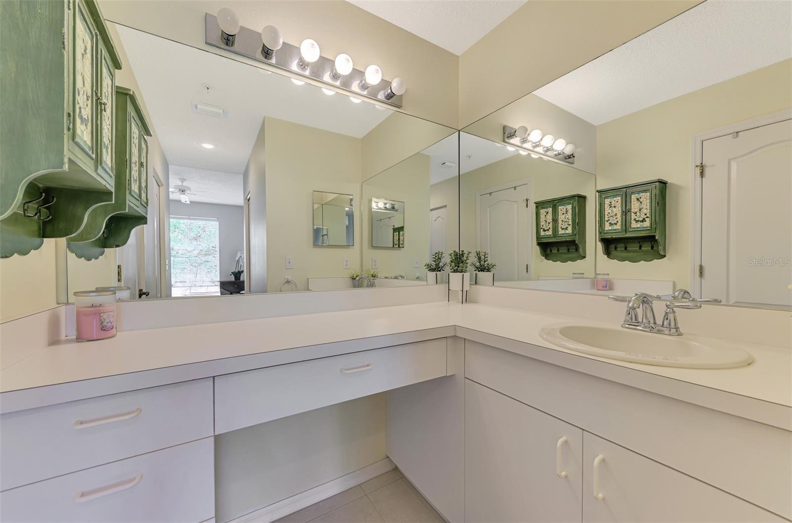 Image 32 of 84 For 8750 Olde Hickory Avenue 9202