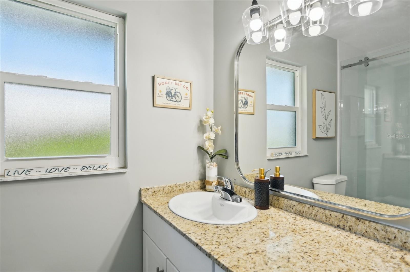 Listing photo id 9 for 217 Giotto Drive