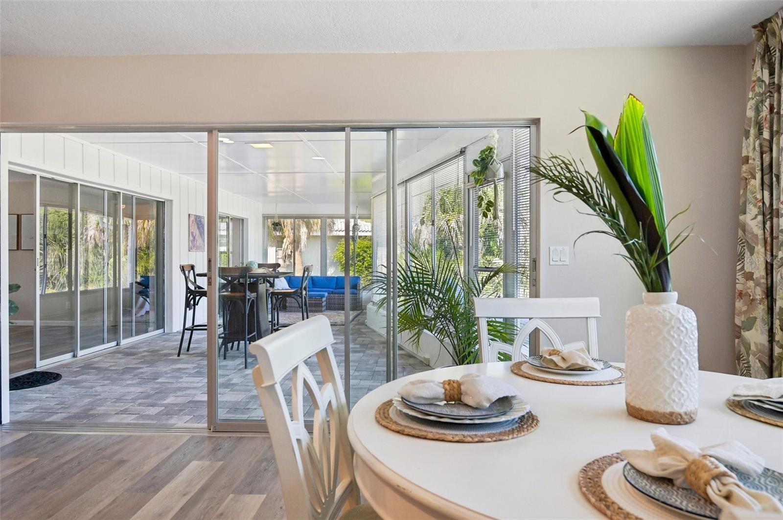 Listing photo id 15 for 217 Giotto Drive
