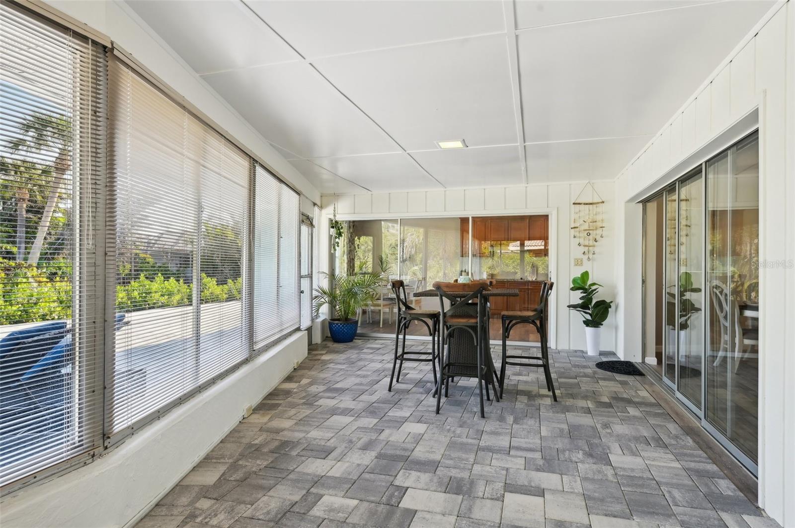 Listing photo id 20 for 217 Giotto Drive