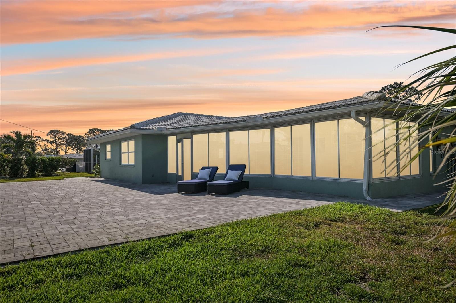 Listing photo id 24 for 217 Giotto Drive
