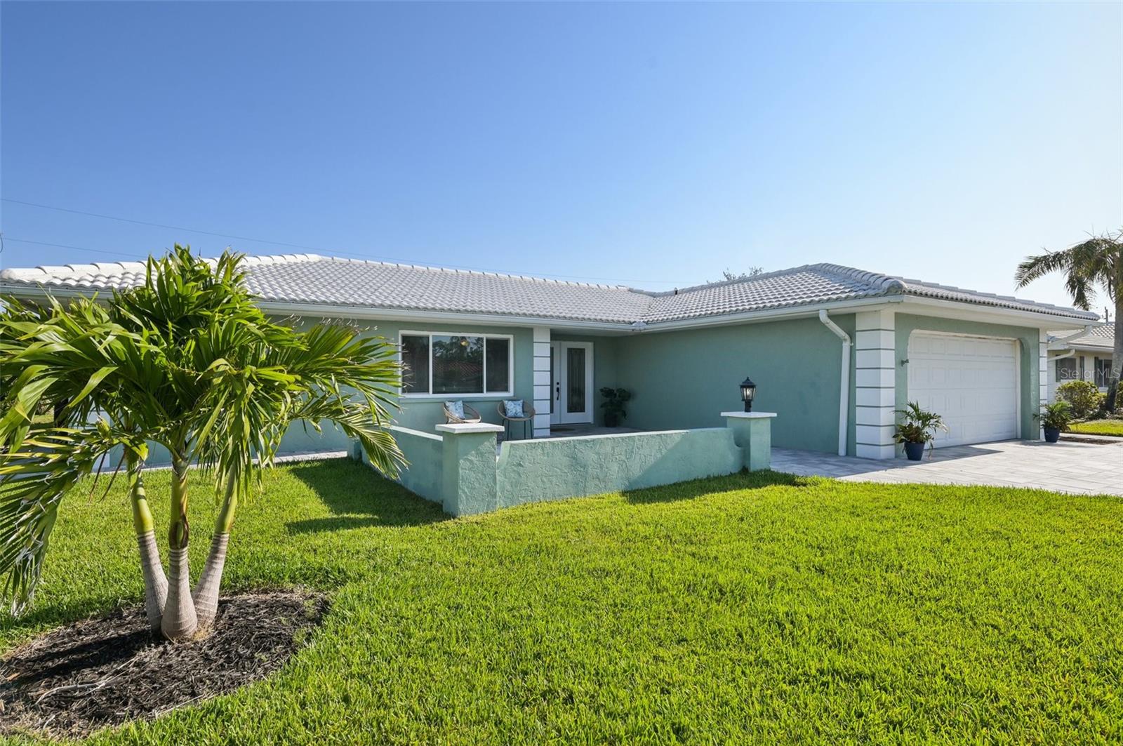 Listing photo id 1 for 217 Giotto Drive