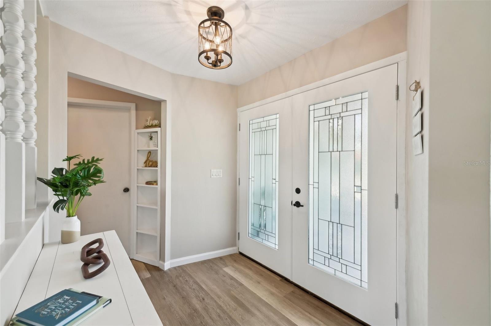 Listing photo id 3 for 217 Giotto Drive