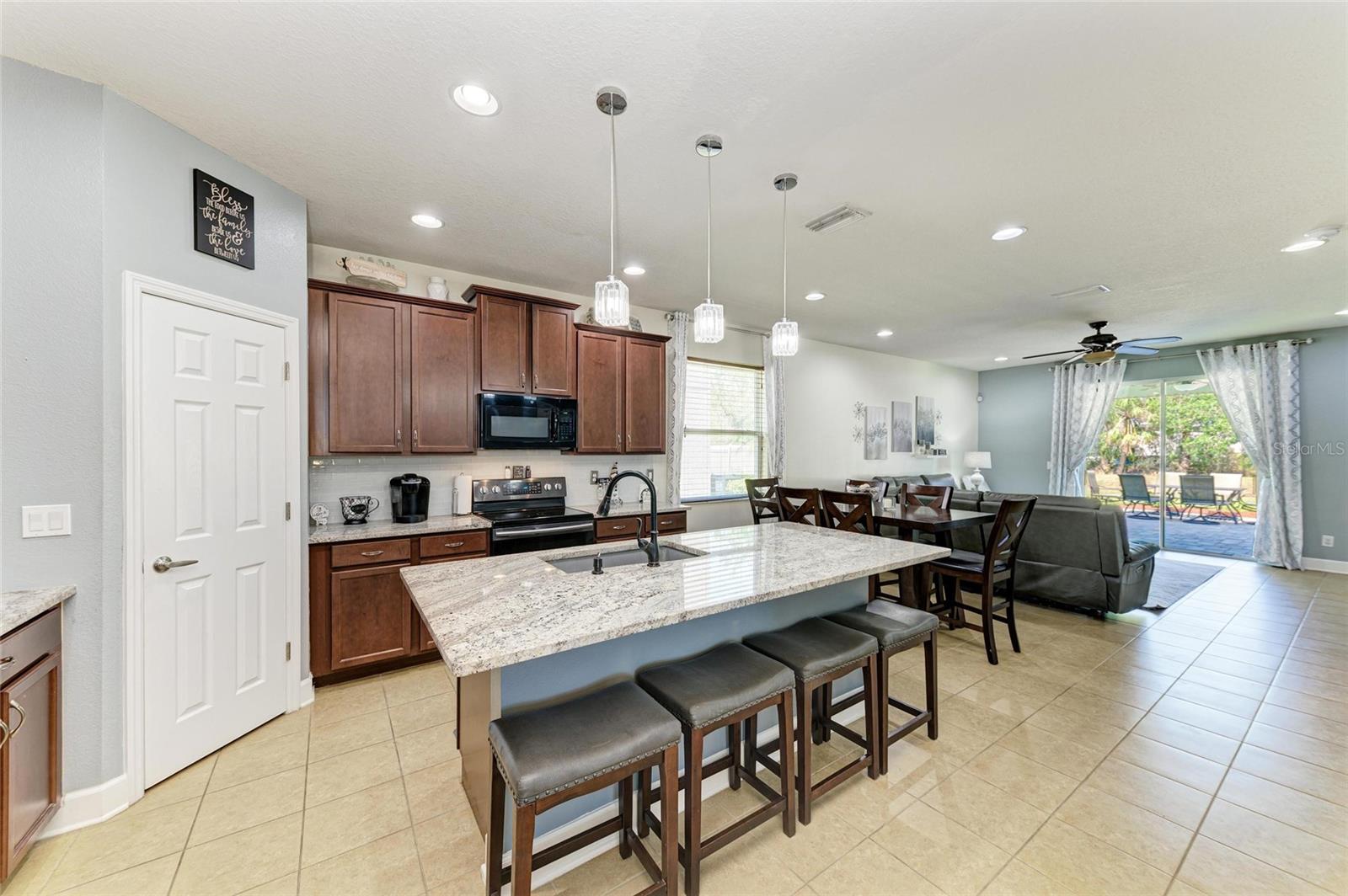 Image 14 of 48 For 8243 Nandina Drive