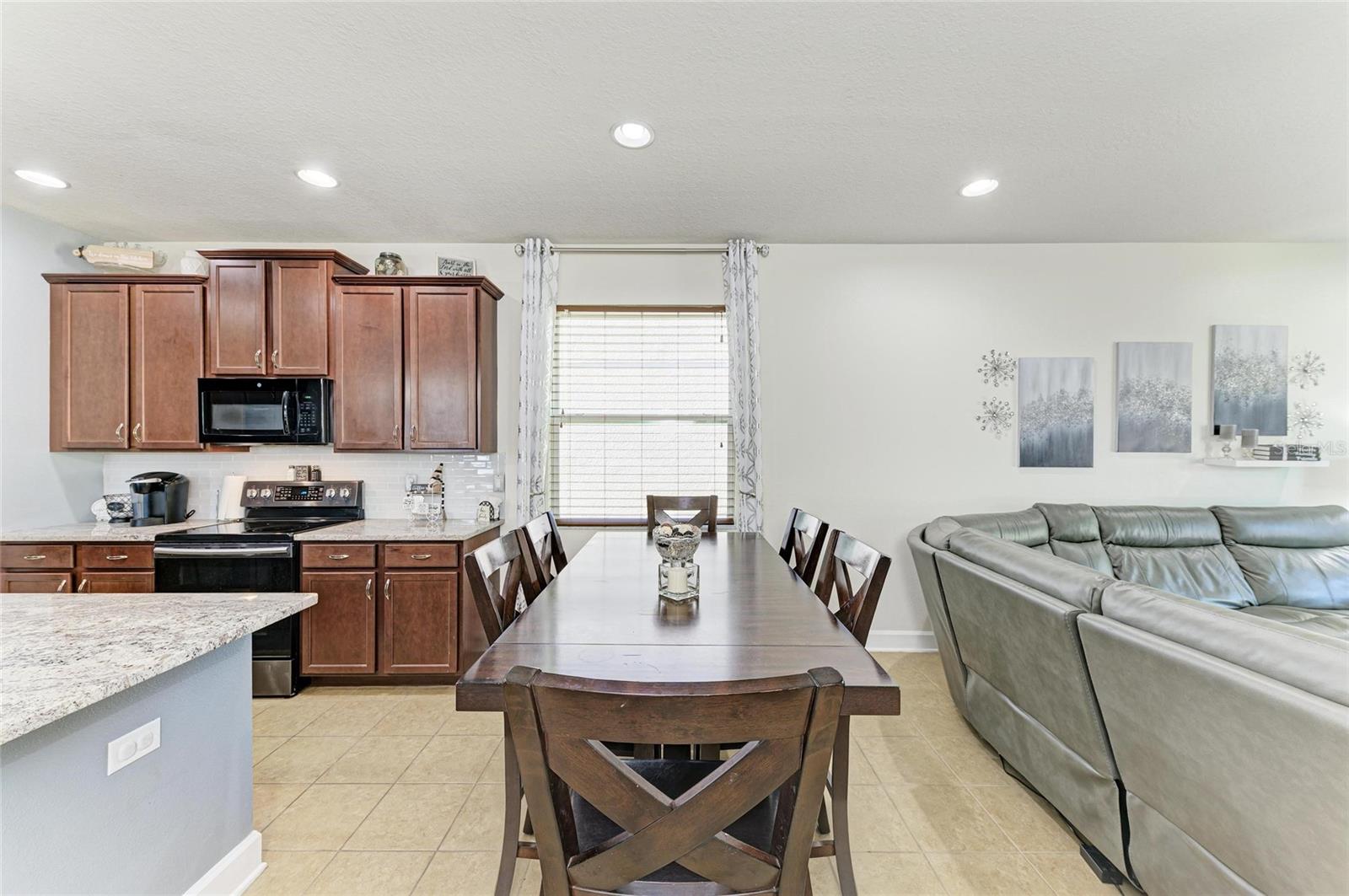 Image 18 of 48 For 8243 Nandina Drive