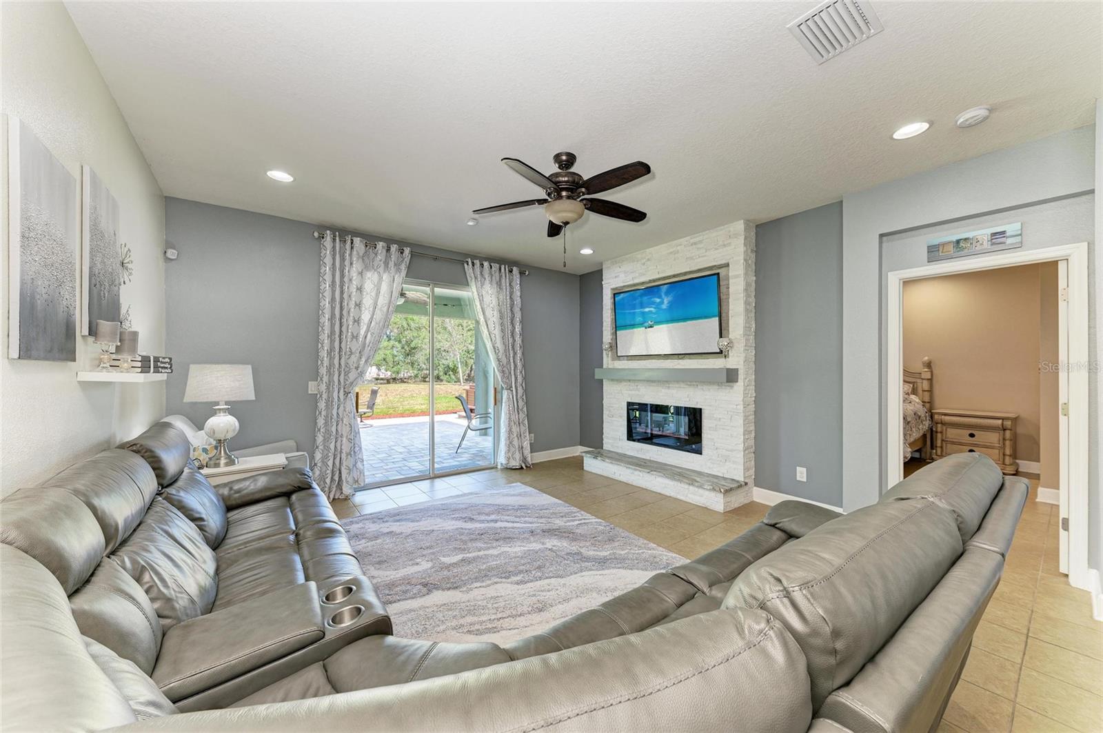 Image 22 of 48 For 8243 Nandina Drive
