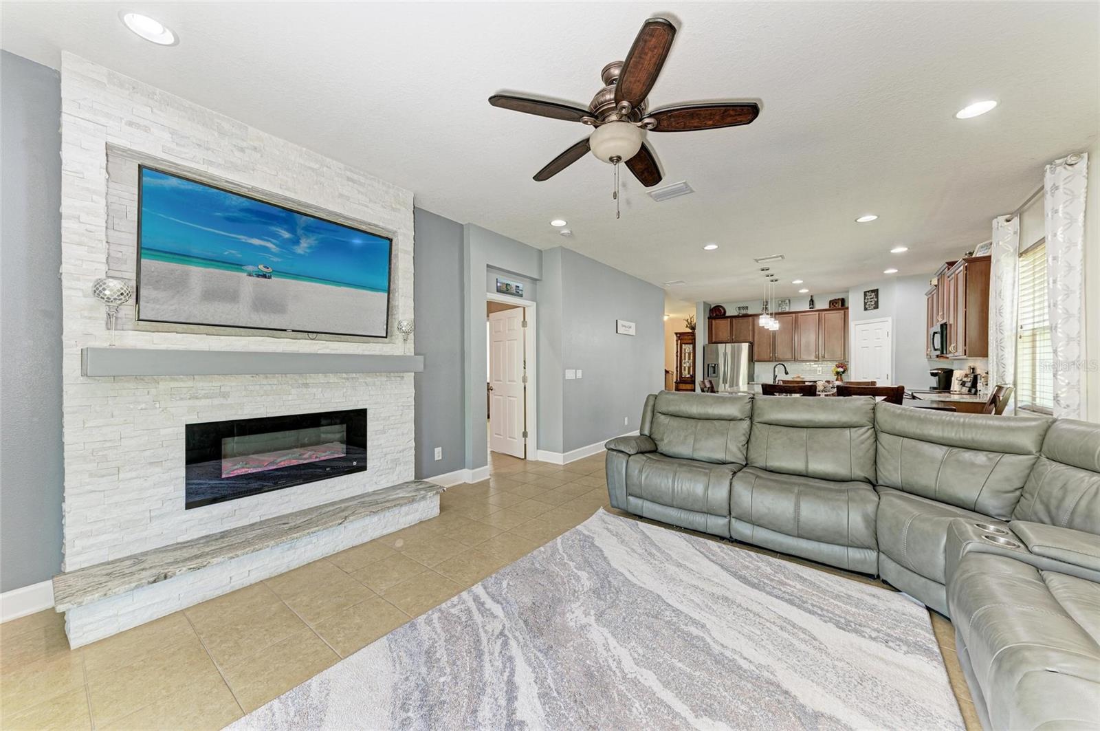 Image 23 of 48 For 8243 Nandina Drive