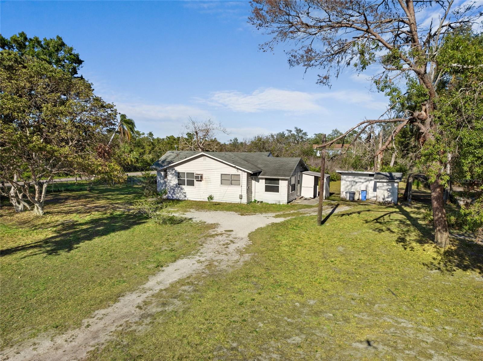 Image 17 of 29 For 611 29th Street E