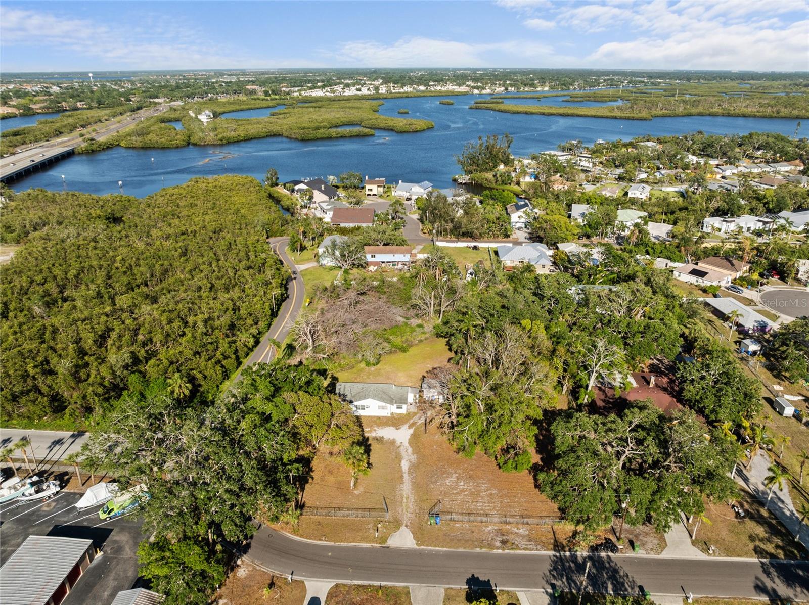 Image 23 of 29 For 611 29th Street E