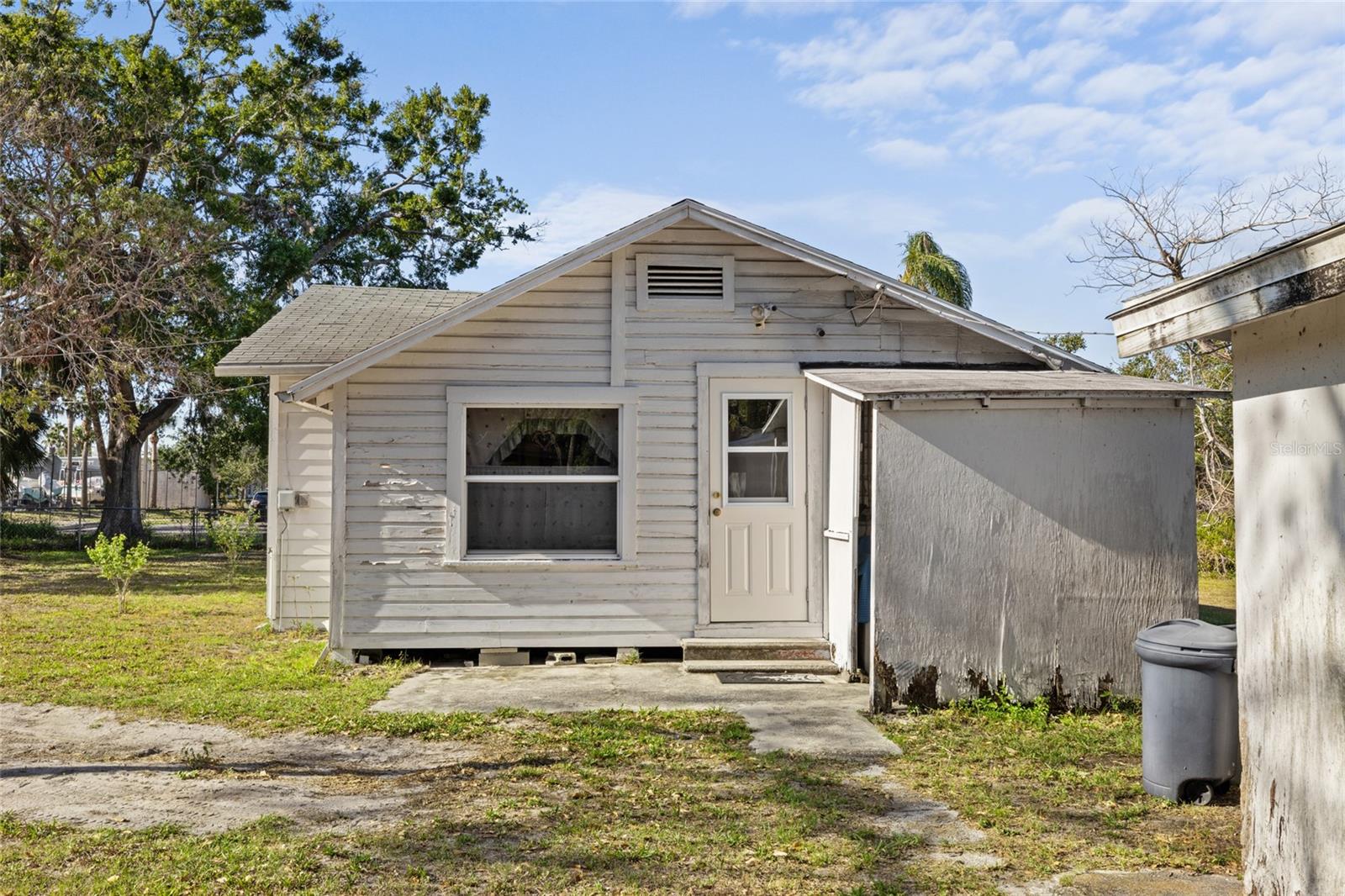 Image 6 of 29 For 611 29th Street E