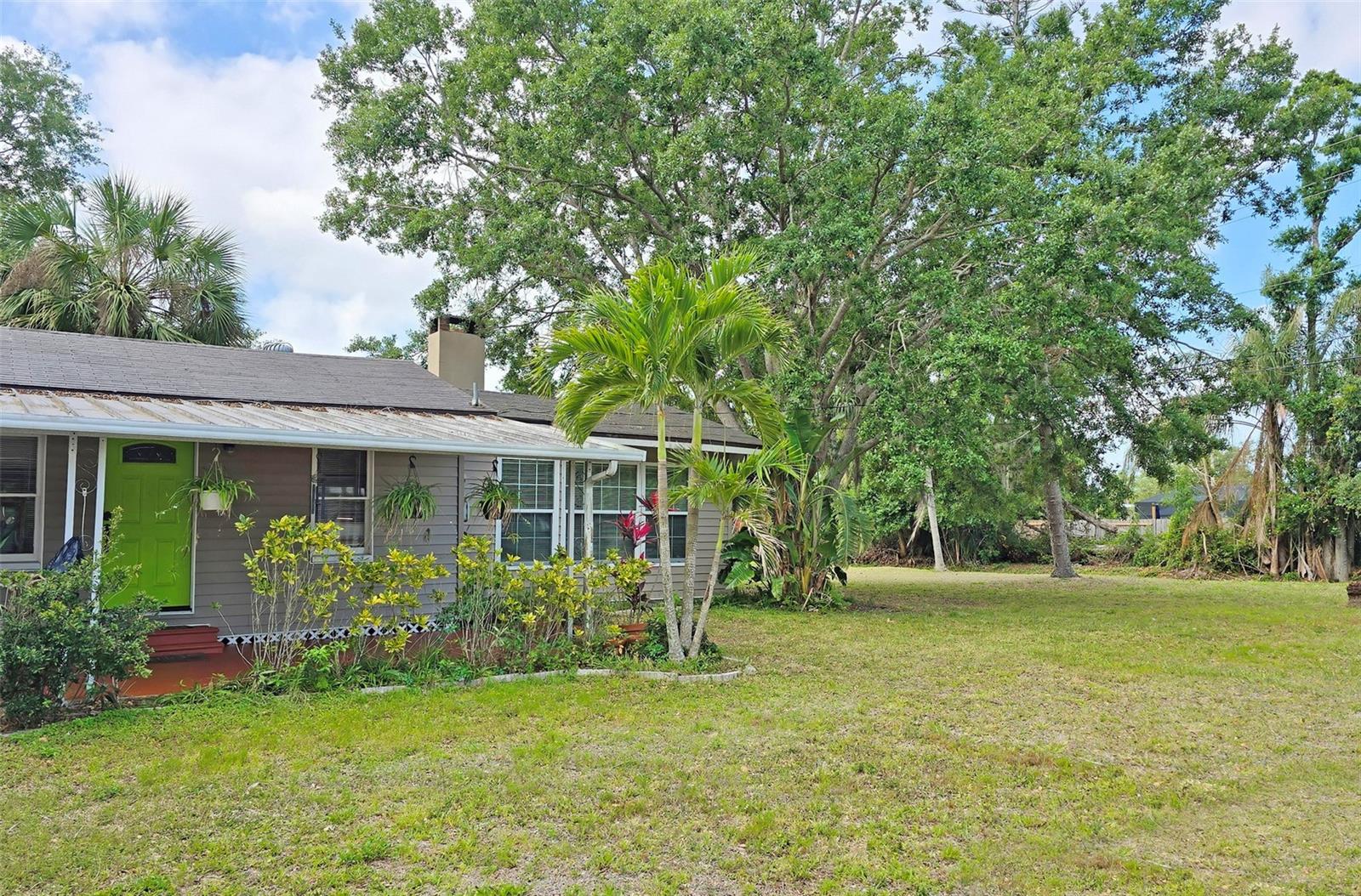 Image 3 of 32 For 2906 Arlington Street
