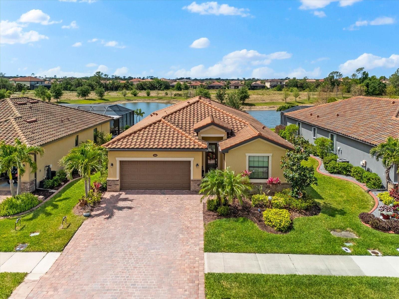 Details for 12501 Cinqueterre Drive, VENICE, FL 34293
