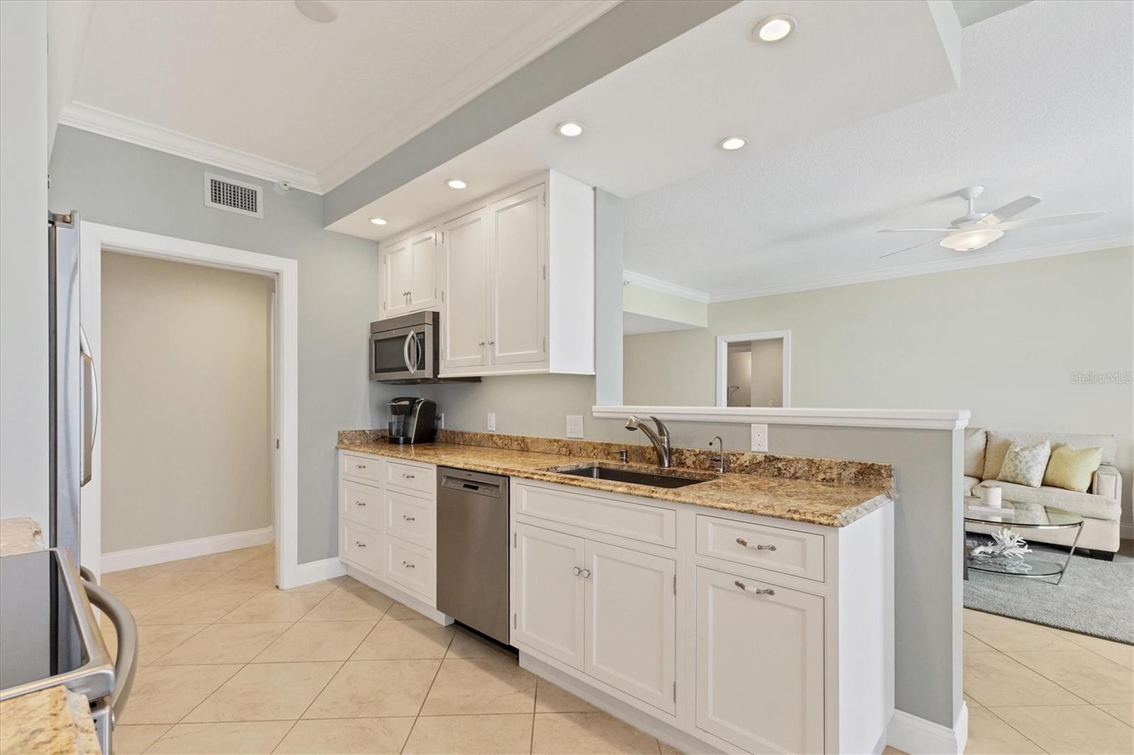 Image 10 of 41 For 1800 Benjamin Franklin Drive B310