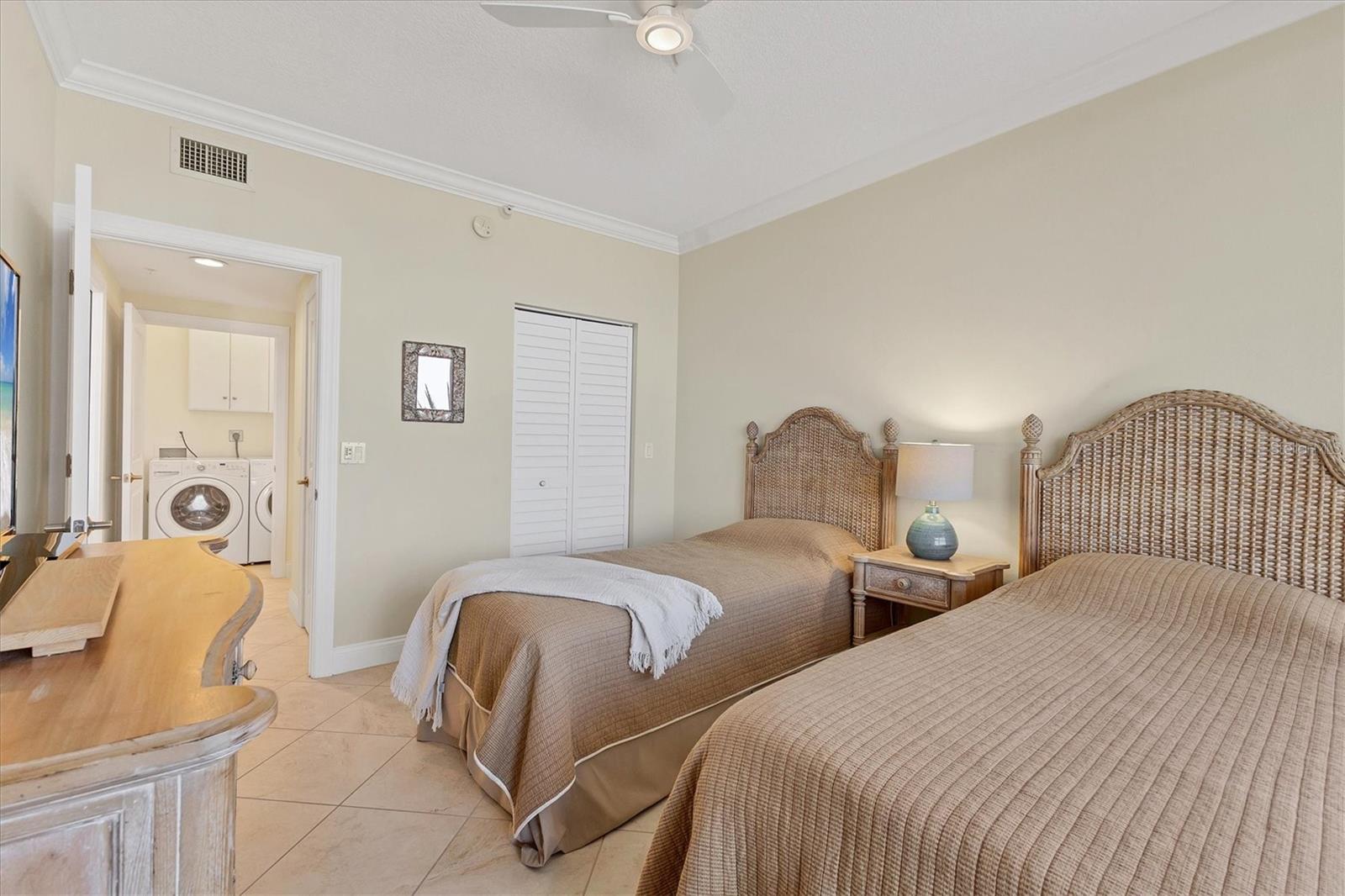 Image 40 of 41 For 1800 Benjamin Franklin Drive B310