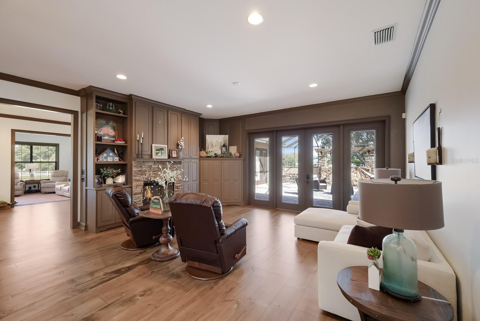 Image 20 of 67 For 4610 13th Street W