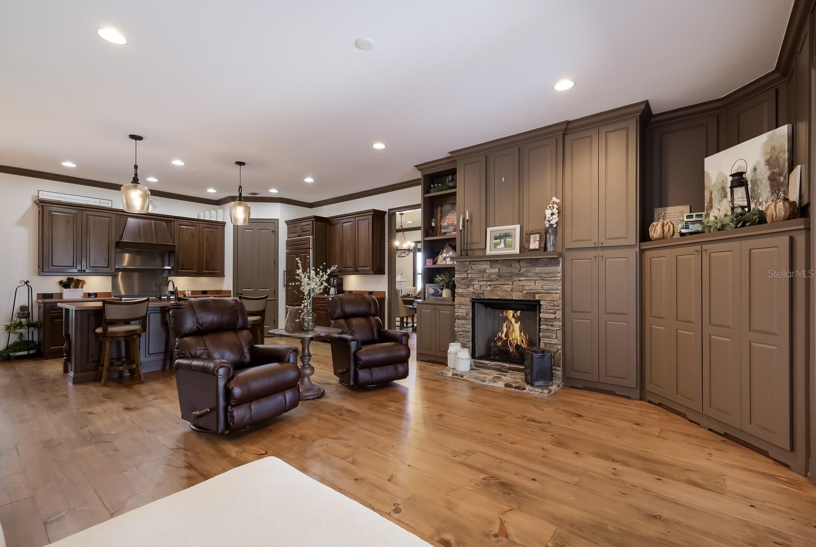 Image 21 of 67 For 4610 13th Street W