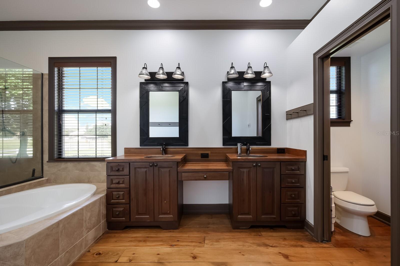 Image 33 of 67 For 4610 13th Street W