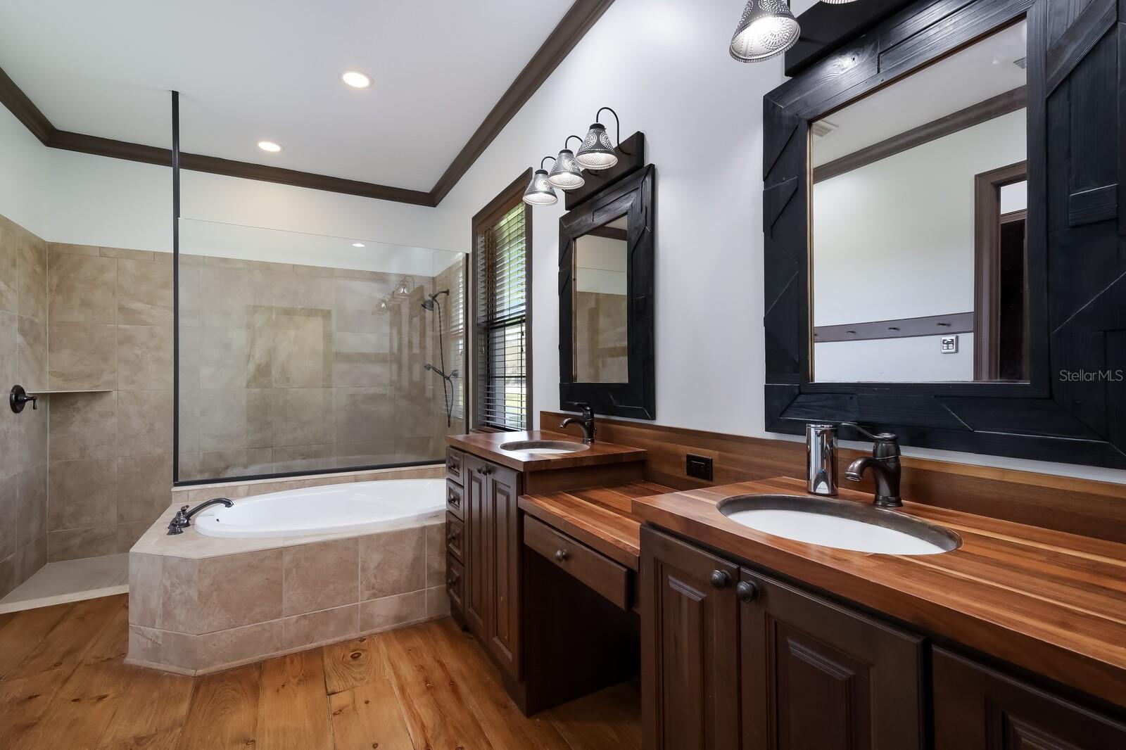 Image 34 of 67 For 4610 13th Street W