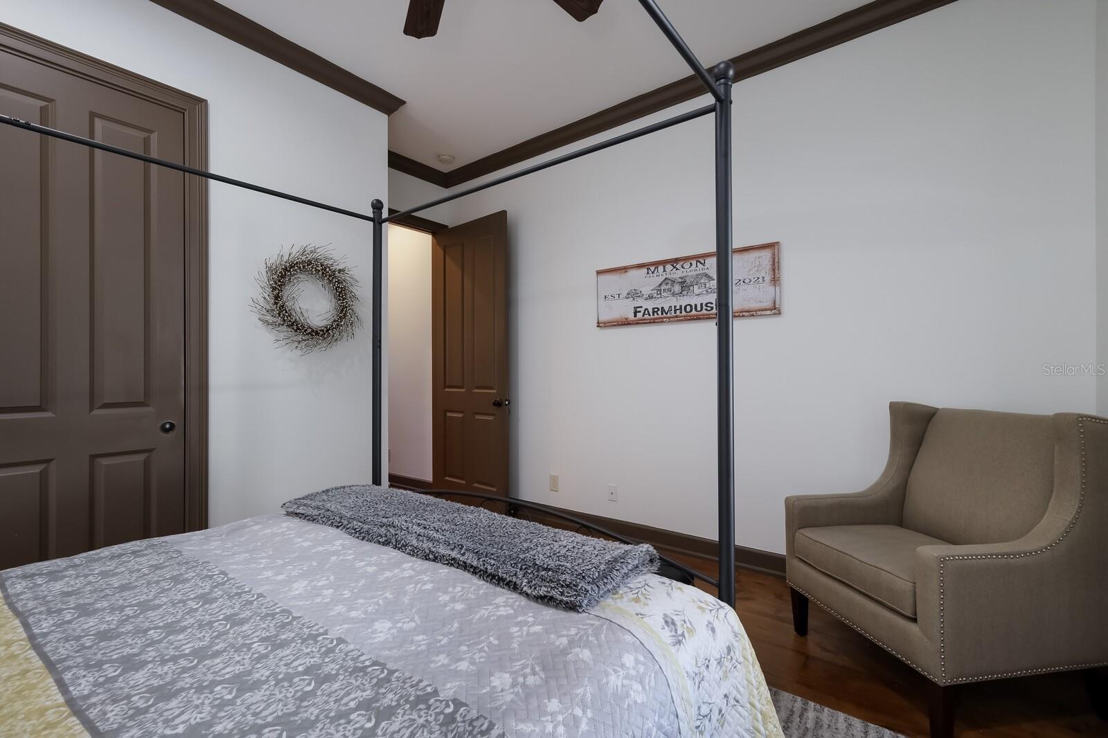Image 36 of 67 For 4610 13th Street W