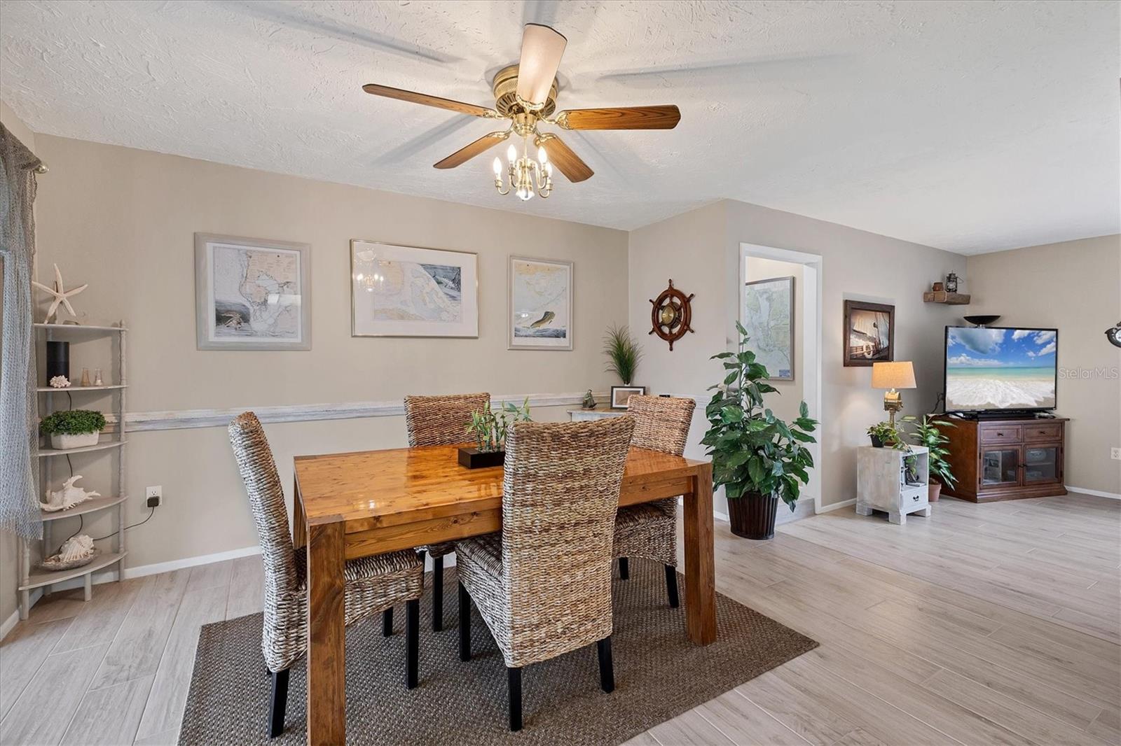 Image 13 of 53 For 5206 18th Avenue E