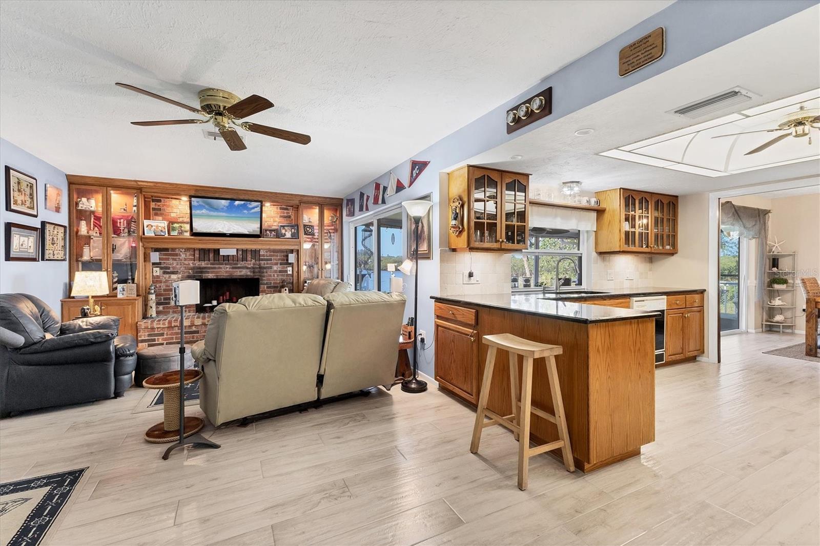 Image 14 of 53 For 5206 18th Avenue E