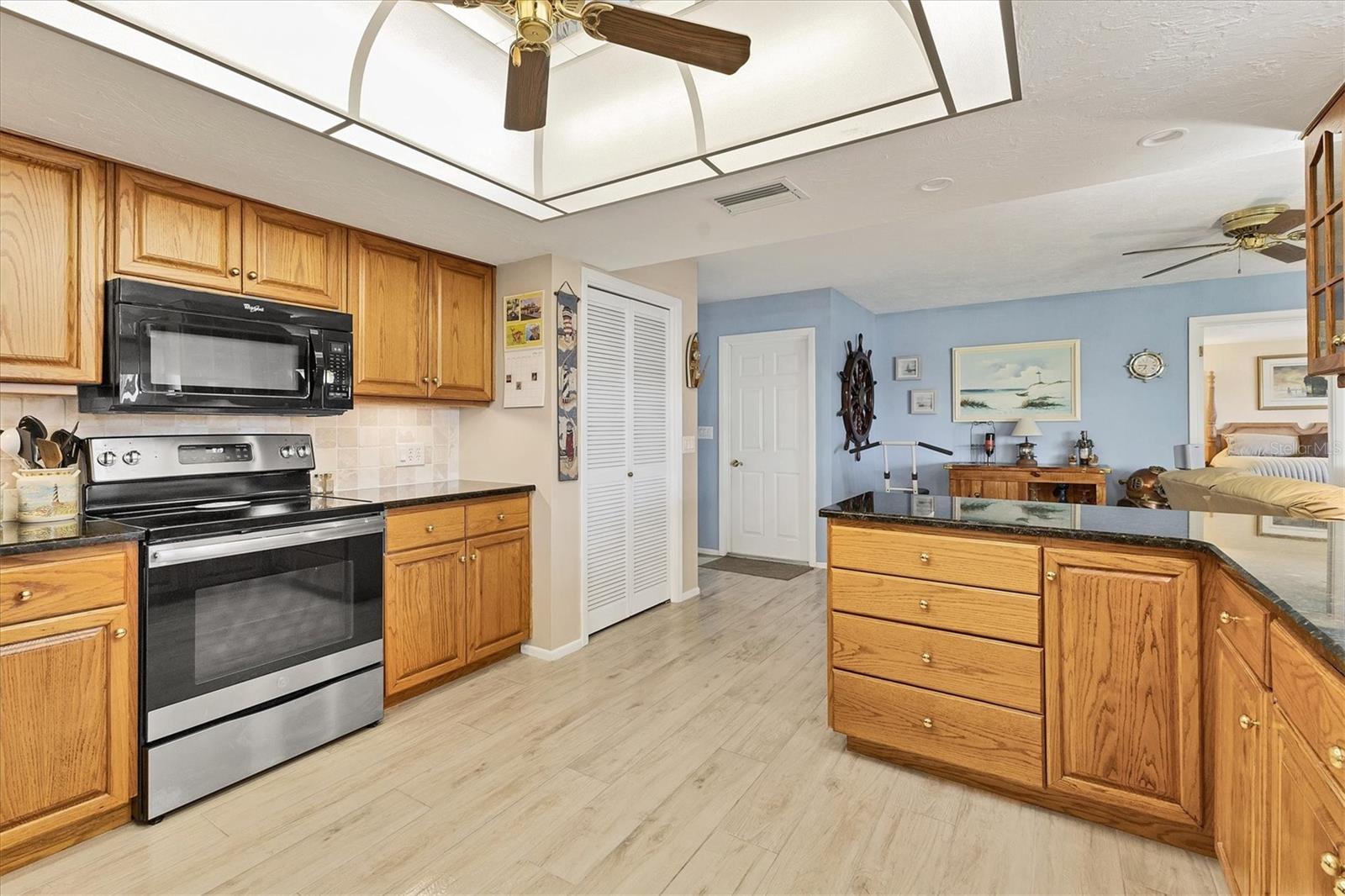 Image 18 of 53 For 5206 18th Avenue E
