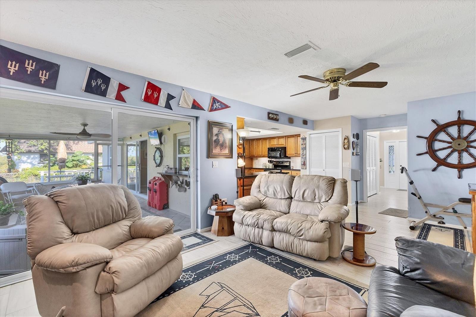 Image 21 of 53 For 5206 18th Avenue E