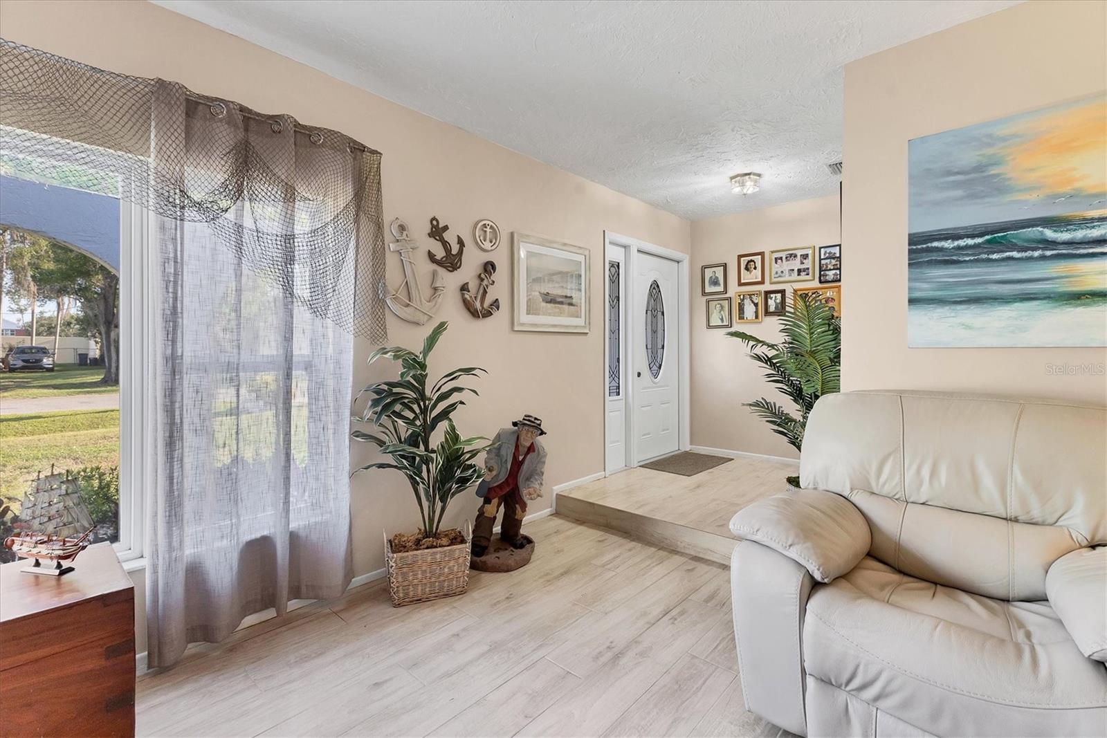 Image 7 of 53 For 5206 18th Avenue E