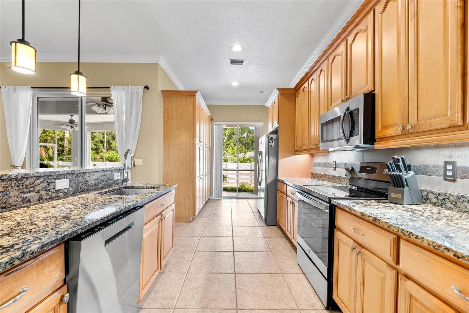 Image 21 of 75 For 9146 16th Avenue Circle Nw