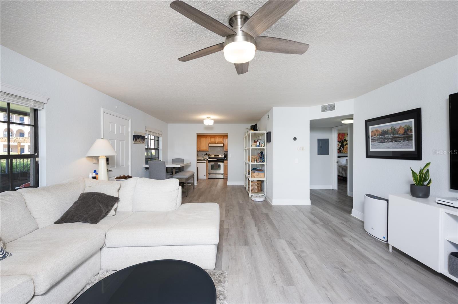 Image 4 of 25 For 6100 Gulfport Boulevard S 117