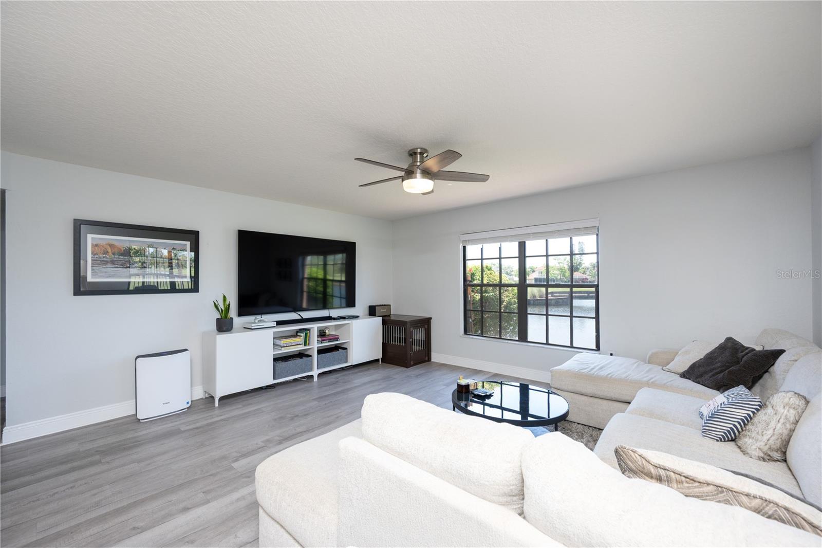 Image 5 of 25 For 6100 Gulfport Boulevard S 117
