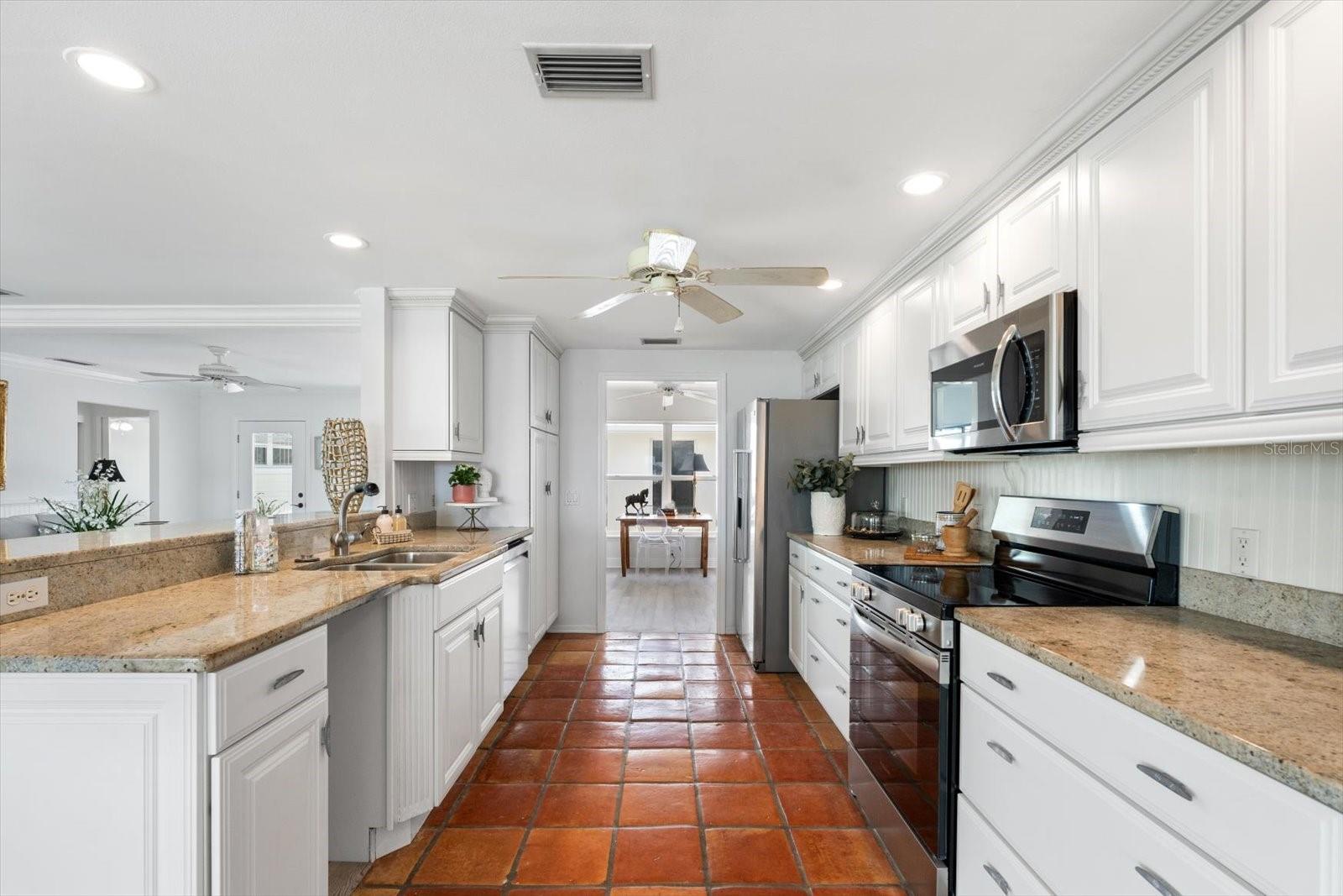 Image 15 of 58 For 1907 4th Street W