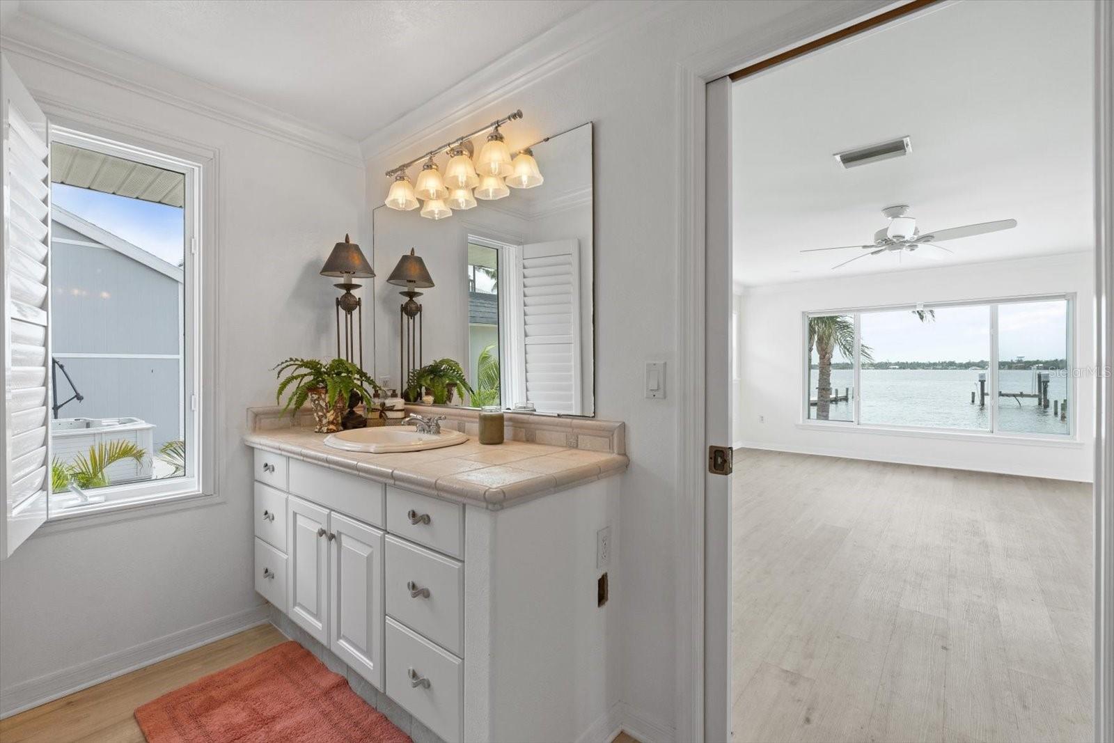 Image 21 of 58 For 1907 4th Street W
