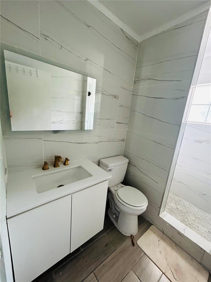 Image 7 of 16 For 3101 Bee Ridge Road 221