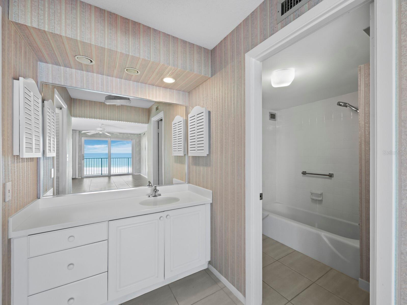 Image 21 of 39 For 2301 Gulf Of Mexico Drive 36n
