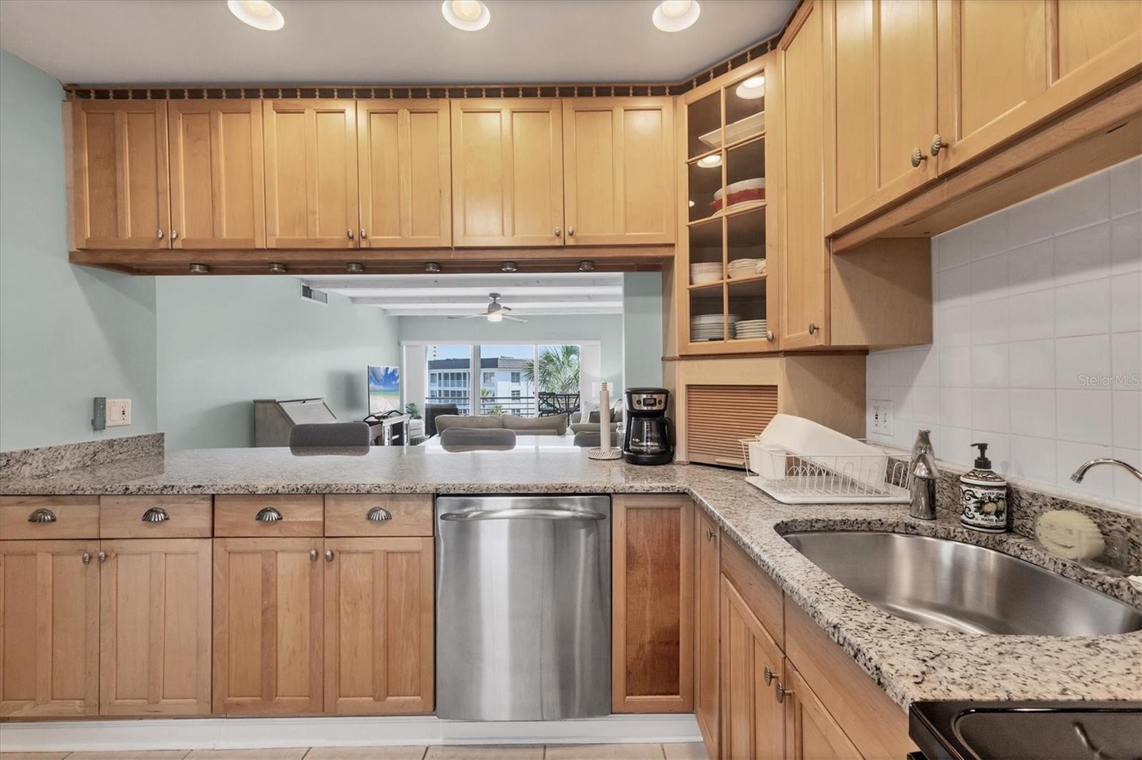 Image 16 of 75 For 4380 Exeter Drive 304