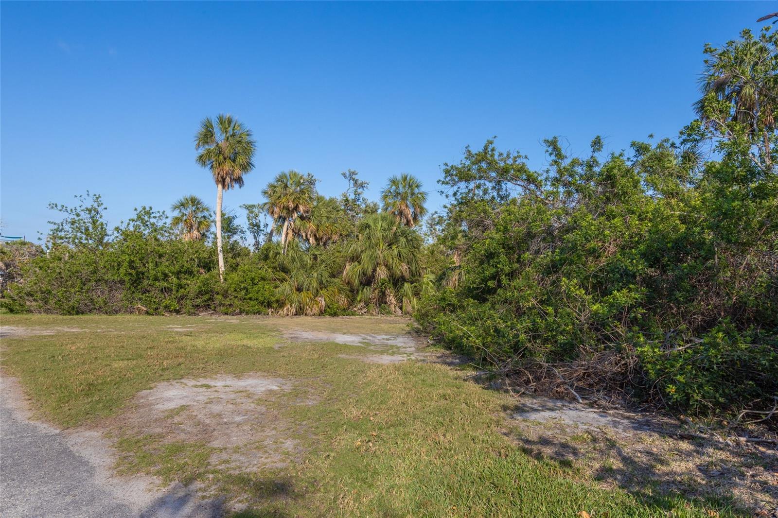Image 31 of 38 For 560 Gulf Bay Road