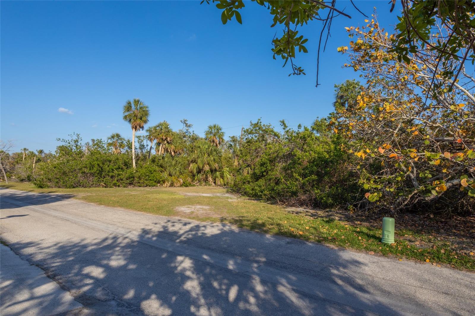 Image 9 of 38 For 560 Gulf Bay Road
