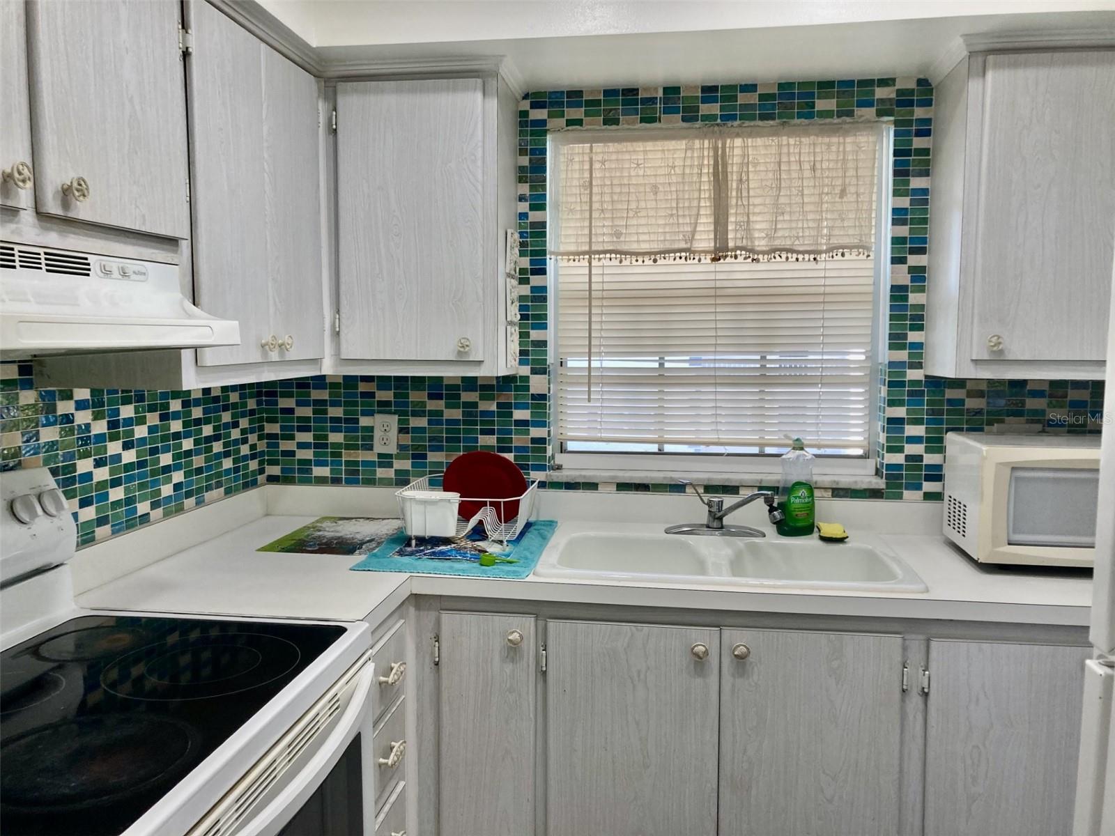Image 5 of 17 For 305 47th Avenue Drive W 345
