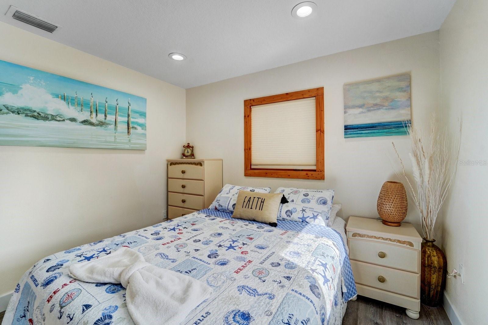 Image 10 of 47 For 2598 Wood Street