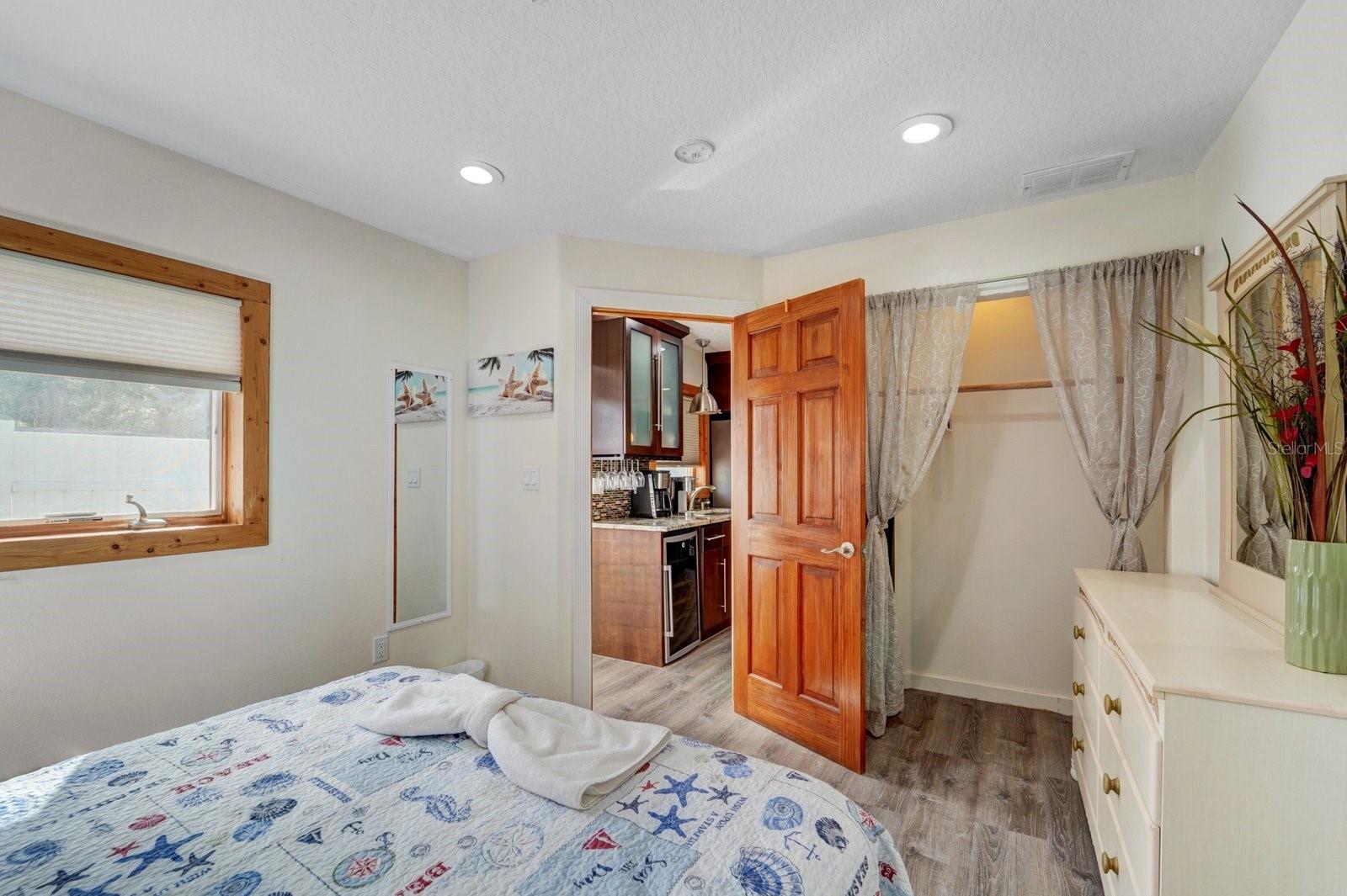 Image 12 of 47 For 2598 Wood Street