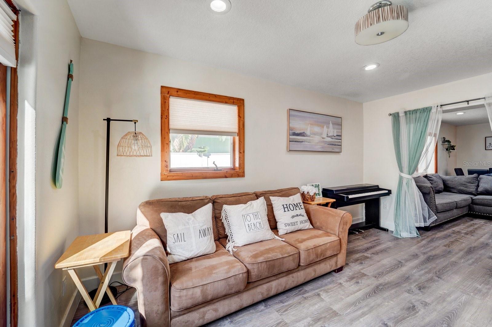 Image 16 of 47 For 2598 Wood Street