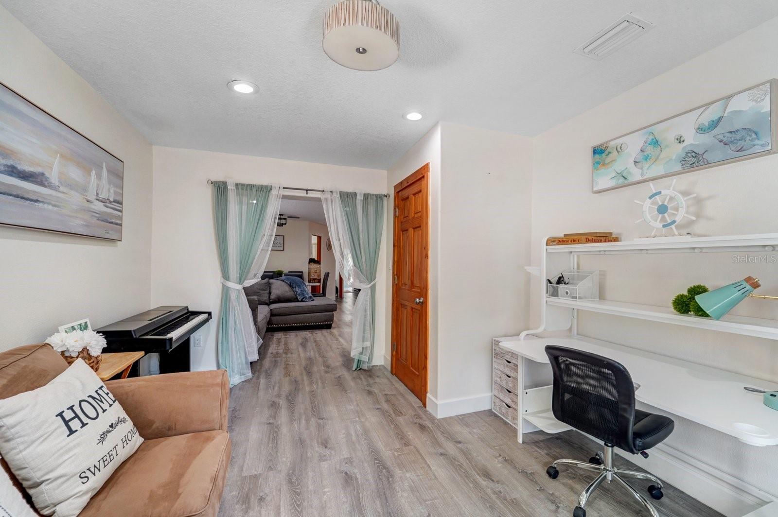 Image 17 of 47 For 2598 Wood Street