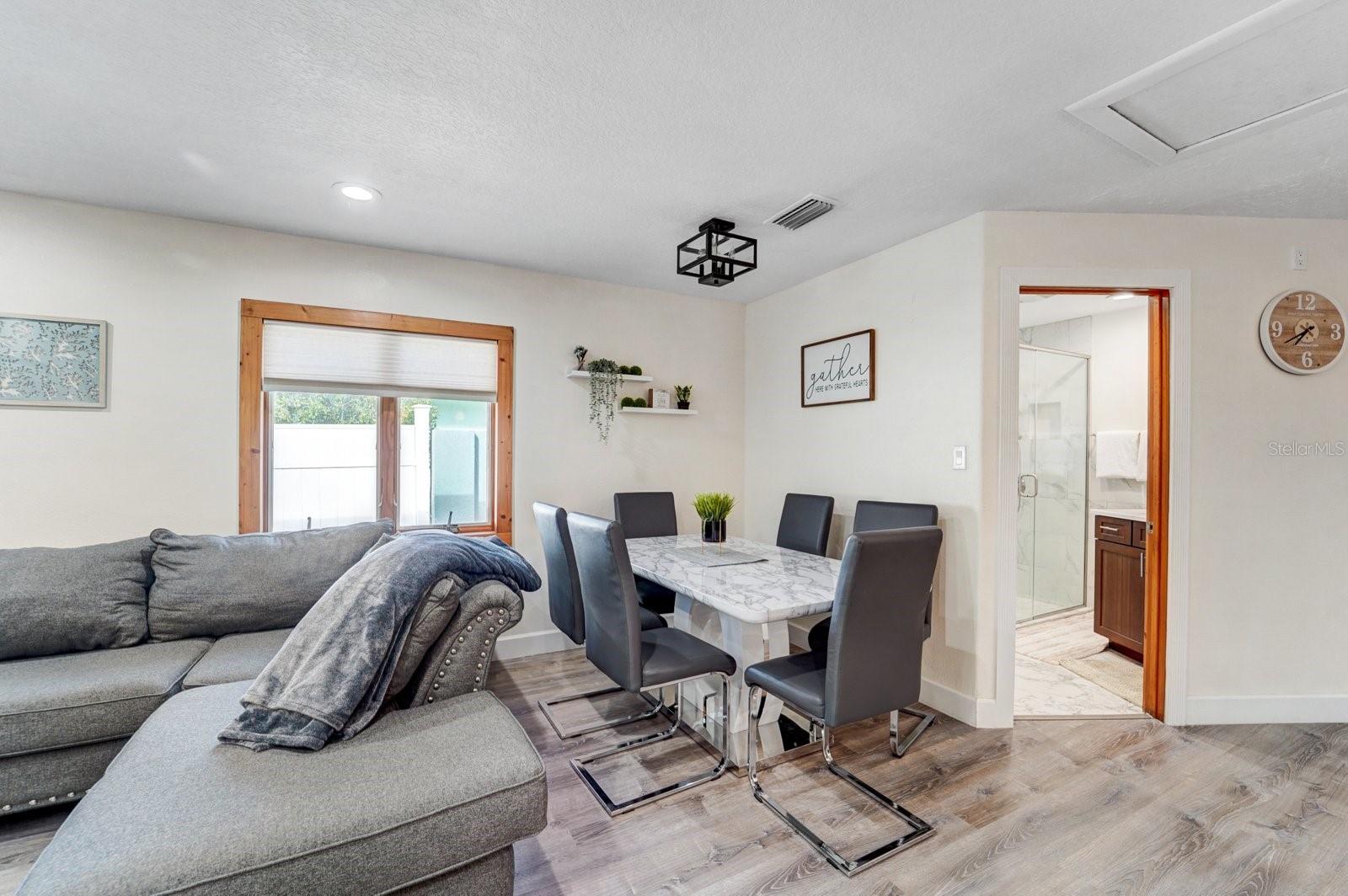 Image 18 of 47 For 2598 Wood Street