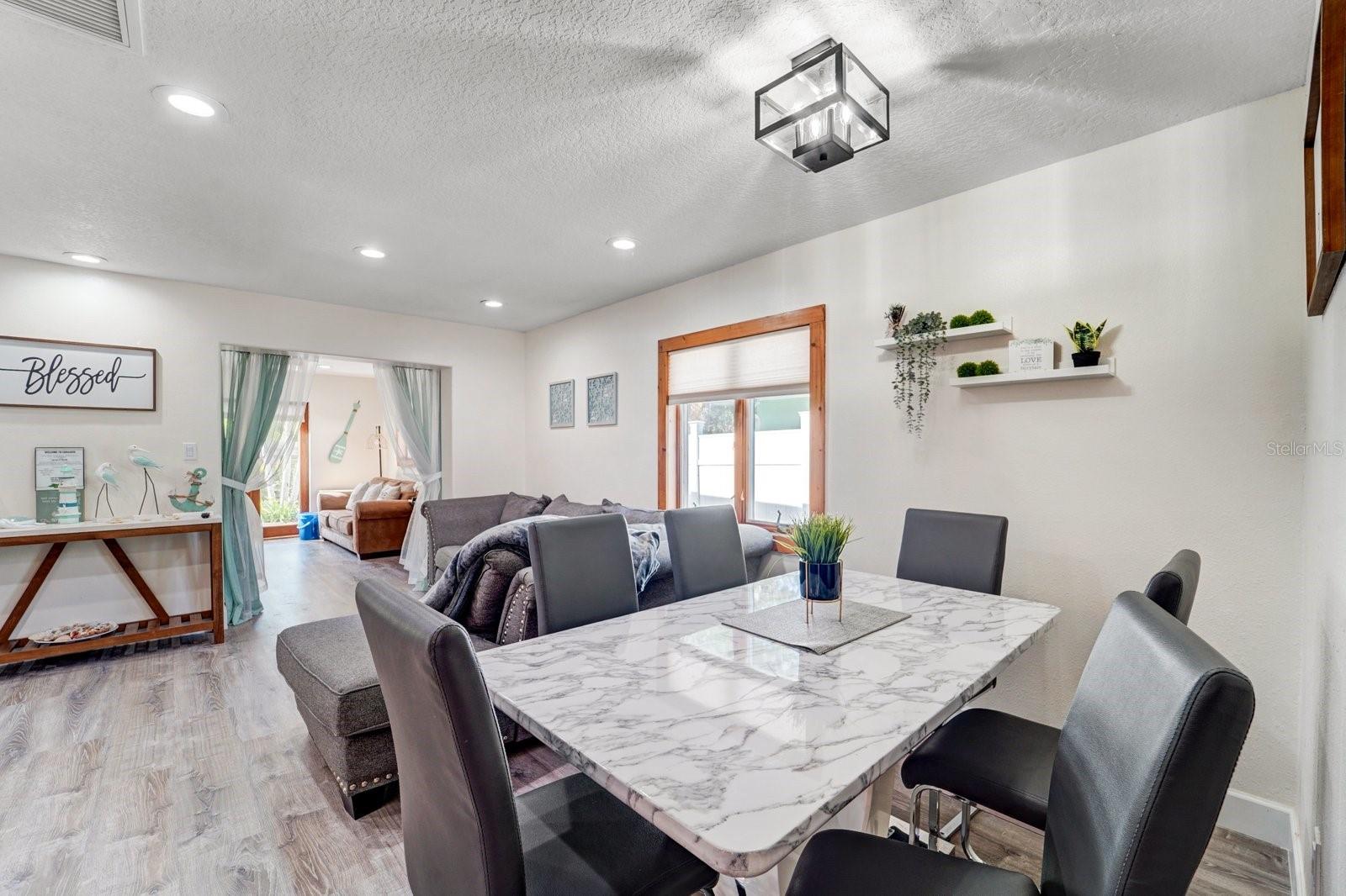 Image 19 of 47 For 2598 Wood Street