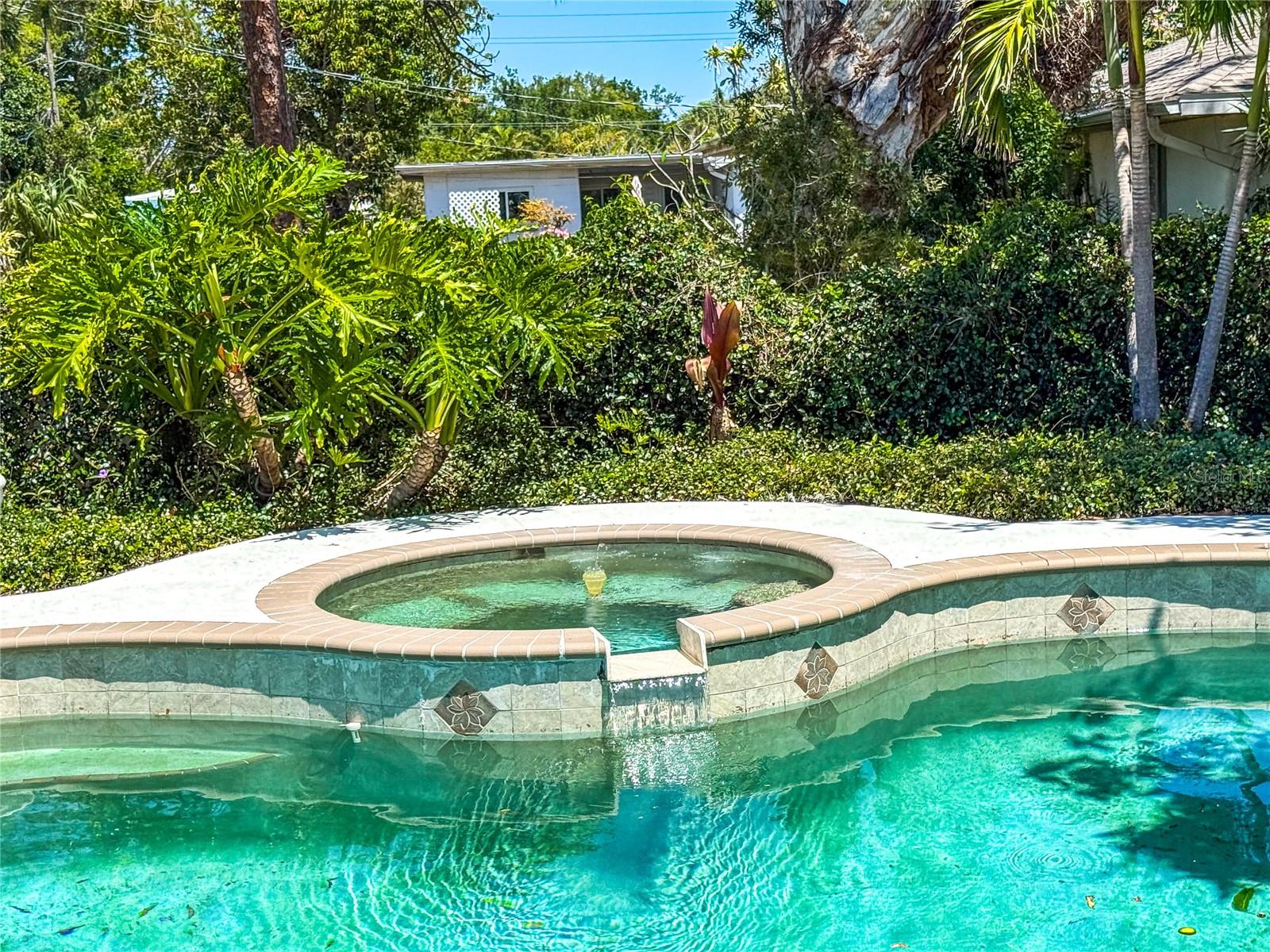 Listing photo id 13 for 214 49th Street W