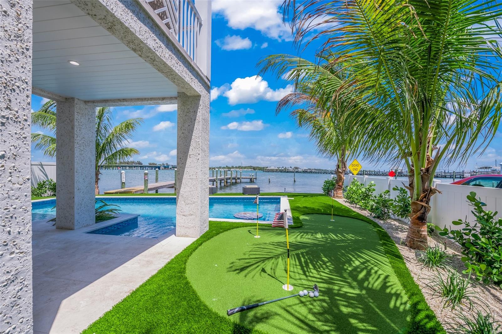 Image 12 of 92 For 201 Bay Drive N