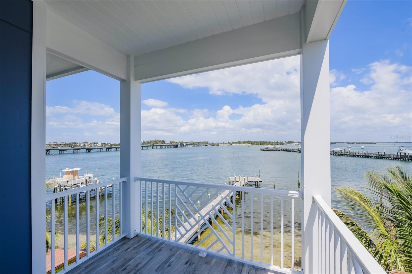 Image 47 of 92 For 201 Bay Drive N